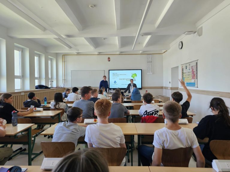 Közel 500 diák tanulhatott a hidrogéntechnológiáról